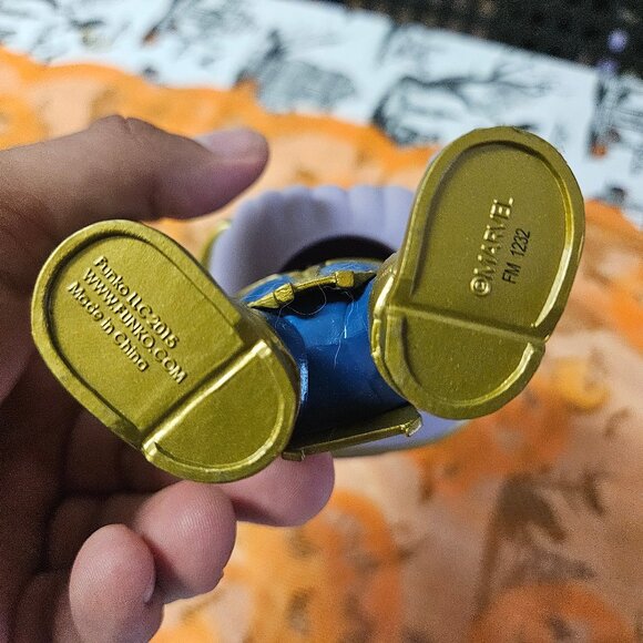 Funko Pop! Marvel #78 Guardians of the Galaxy Thanos 6" Vinyl Figure Bobblehead - Picture 6 of 7